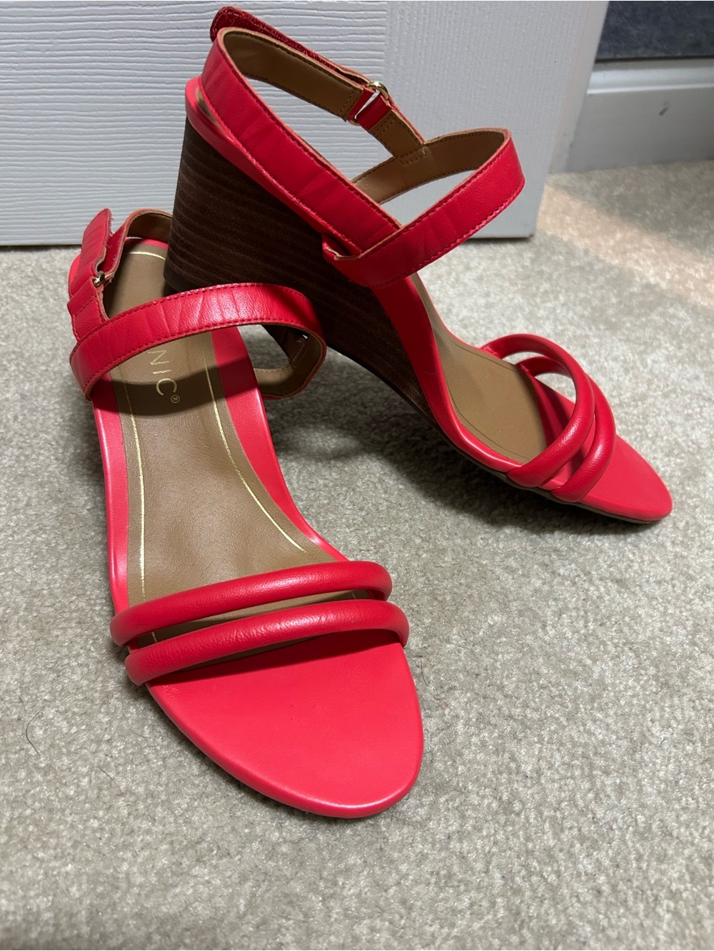 Vionic Wedge Sandals - Poppy (red) Women's size 8 - Picture 1 of 4
